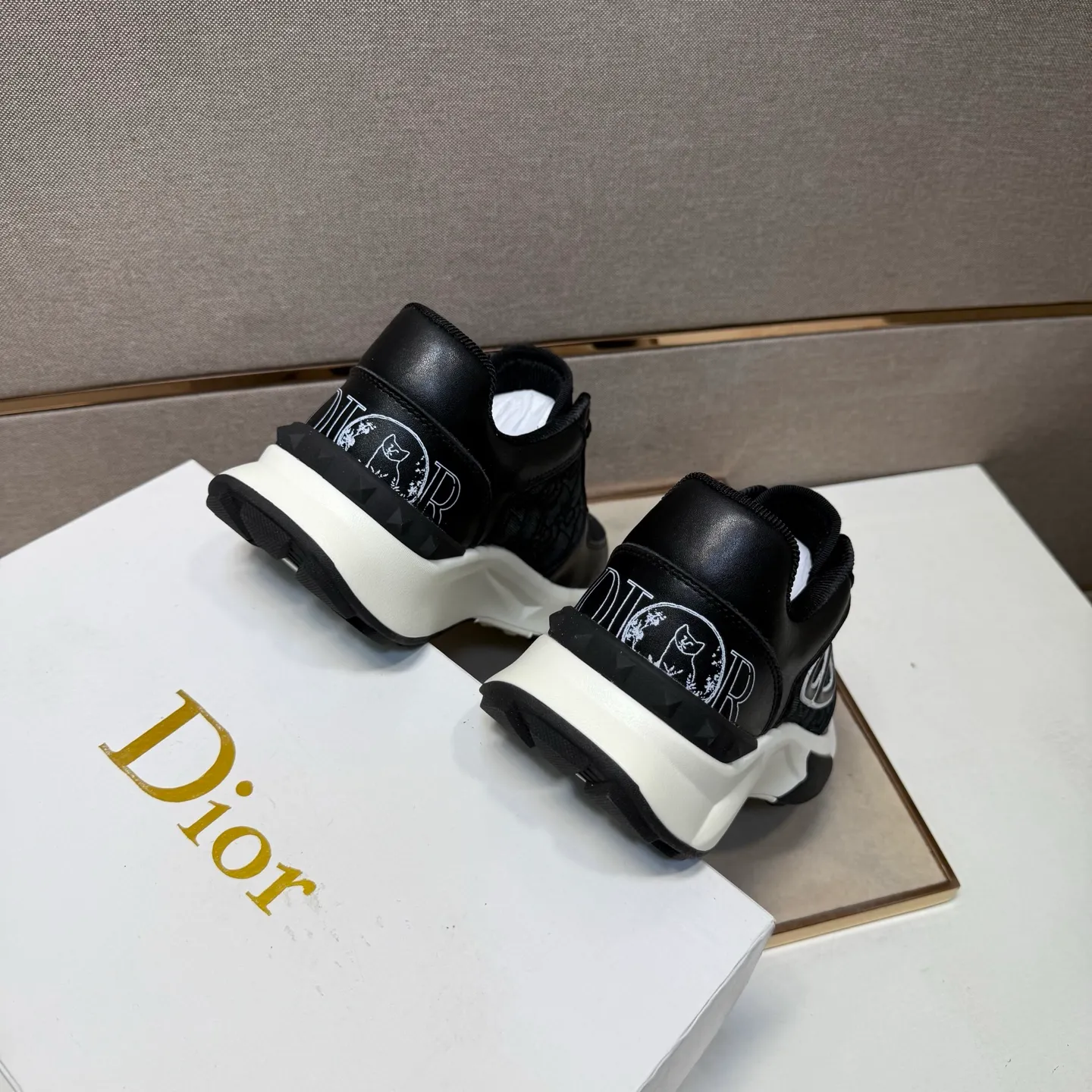 ⬛️Men's shoes💰p442 [Dior~] Men's casual shoes 2025z cabinet sales simultaneously 🔶Size: 38-44#️⃣ 🔷2 colors🔜The upper is made of multi-material splicing➕Mesh lining, comfortable and breathable, sole: original comfortable and wear-resistant outsole, ⚠️real thing📱photographed🎬real thing is better📢📢📢